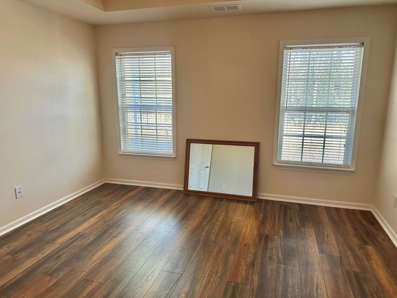 1616 Langley Dr. Photo 8