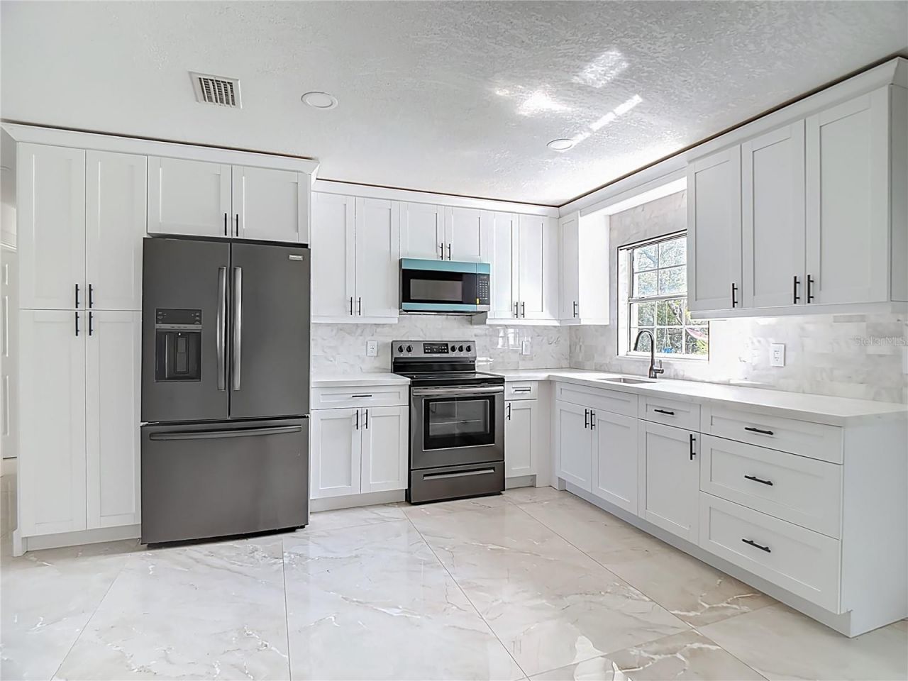 201 Valencia Drive , Auburndale, FL 33823 Photo