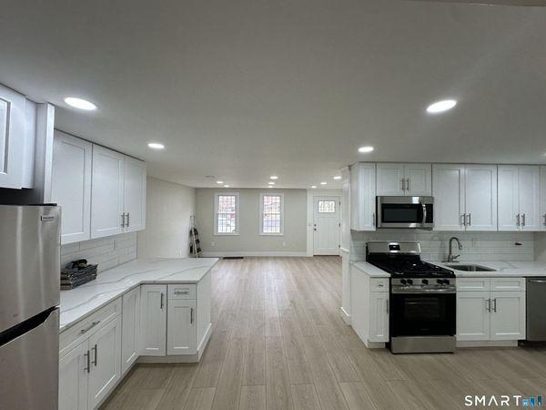 49 dodgingtown, Newtown, CT 06470