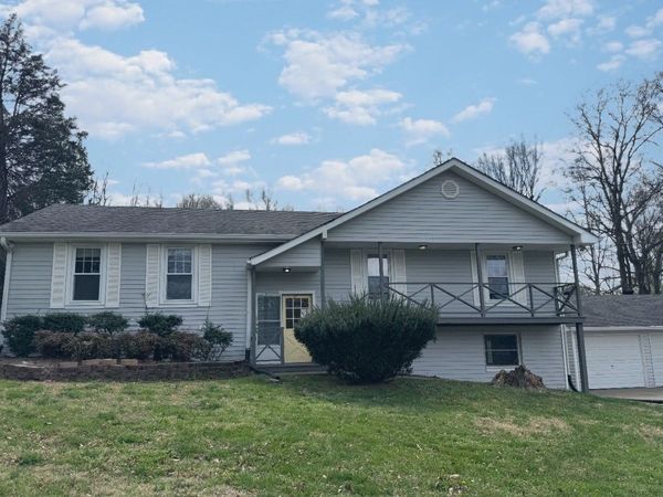 1004 Red Oak Dr , Greenbrier, TN 37073