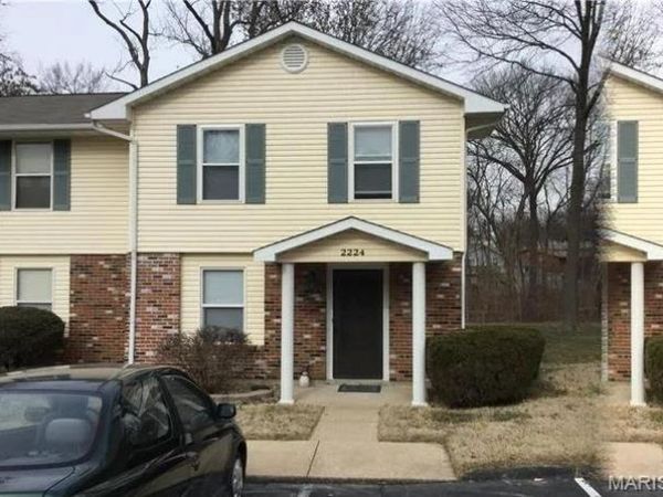2224 Highland Hill Drive , St Peters, MO 63376