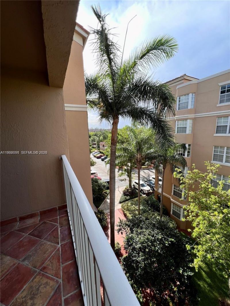 19555 E Country Club Dr , Unit 8503, Aventura, FL 33180 Photo