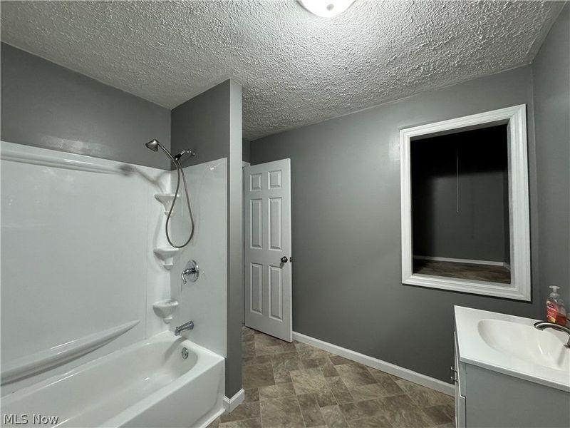 67457 Kirkwood Heights Road, Bridgeport, OH 43912 Photo 12