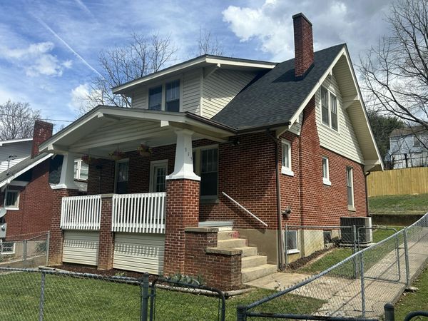 315 S Washington AVE , Pulaski, VA 24301