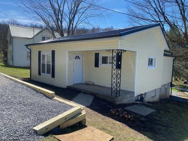 96 Jackson Street, Junior, WV 26275