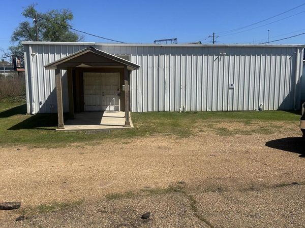 314 Raymond Road, Jackson, MS 39204