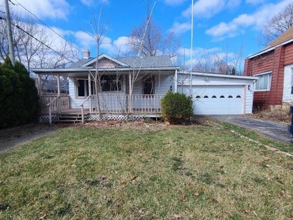 1834 Victoria Avenue , North Chicago, IL 60064