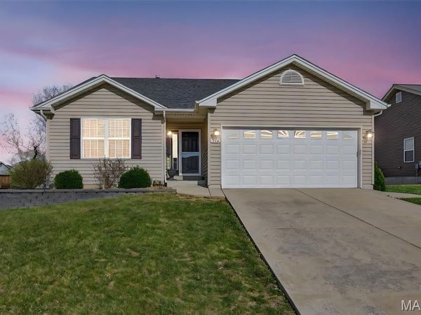146 Marble Crossing Drive, Wentzville, MO 63385