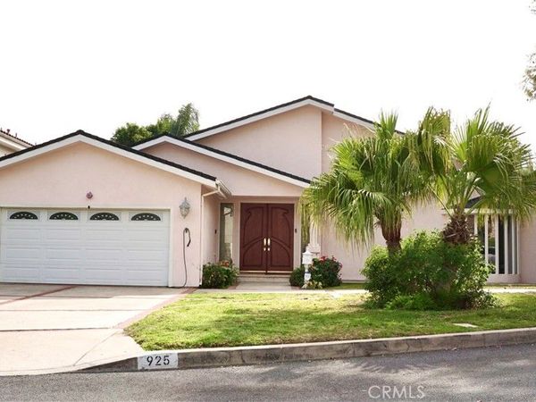 925 Sherlock Dr, Burbank, CA 91501