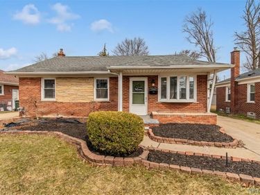 20625 Elizabeth Street, St. Clair Shores, MI 48080