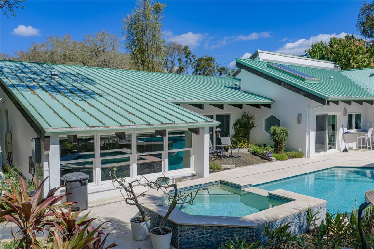 1200 45th Avenue N, Saint Petersburg, FL 33703 Photo