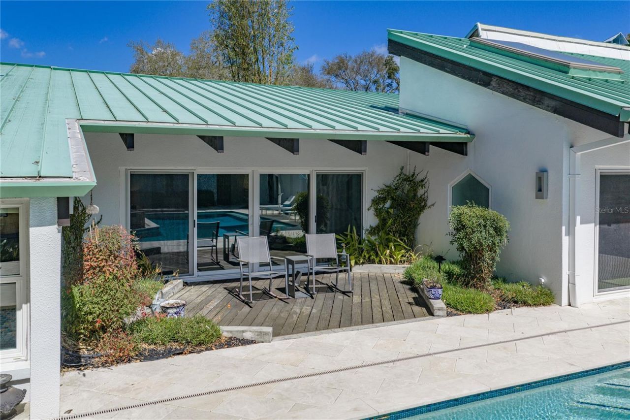 1200 45th Avenue N, Saint Petersburg, FL 33703 Photo