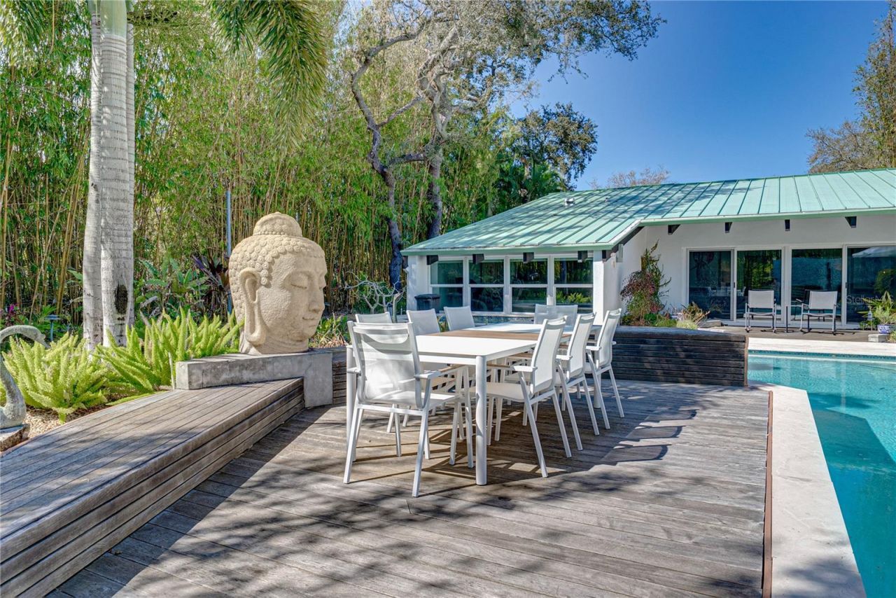 1200 45th Avenue N, Saint Petersburg, FL 33703 Photo