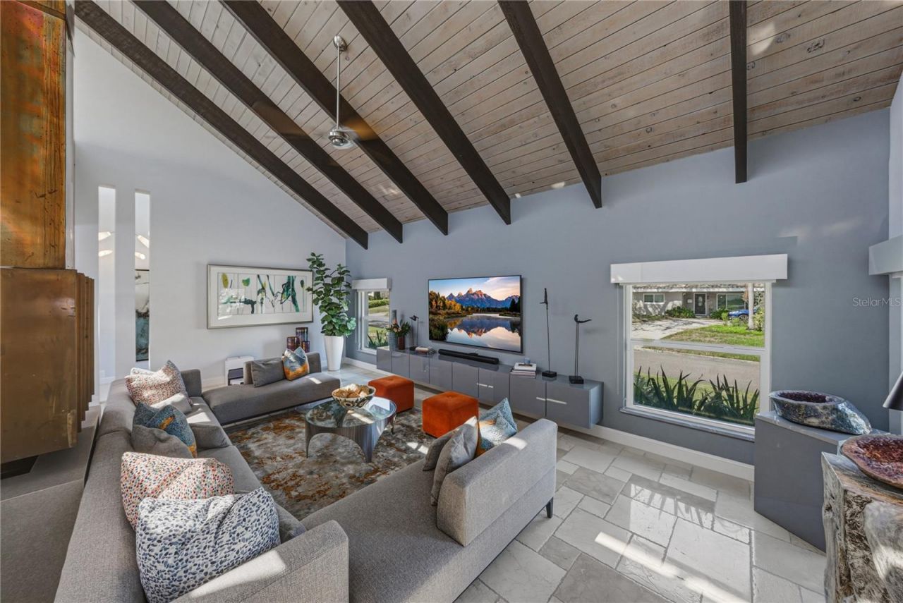 1200 45th Avenue N, Saint Petersburg, FL 33703 Photo