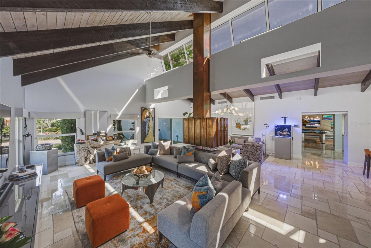 1200 45th Avenue N, Saint Petersburg, FL 33703 Photo