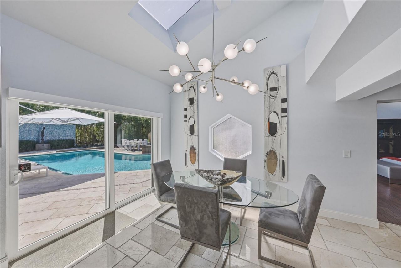 1200 45th Avenue N, Saint Petersburg, FL 33703 Photo