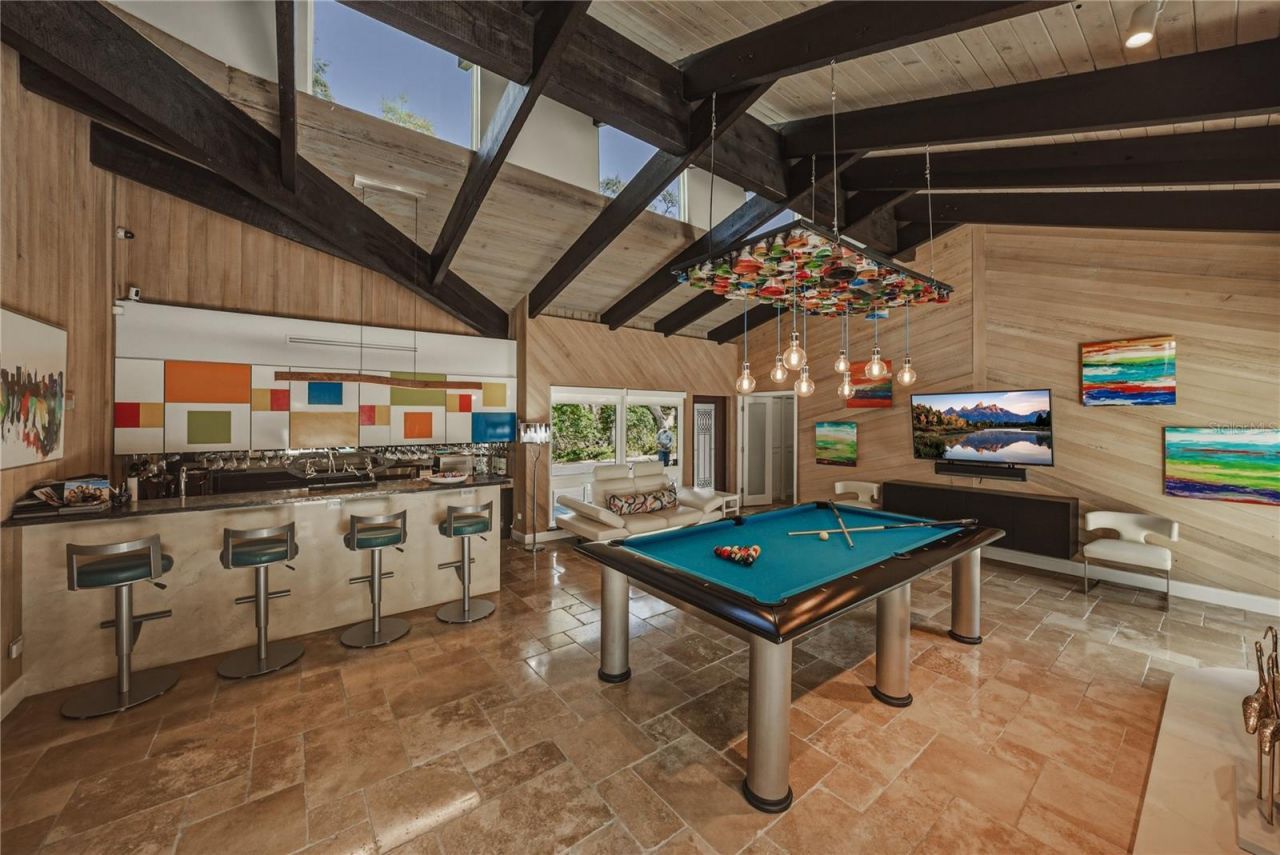 1200 45th Avenue N, Saint Petersburg, FL 33703 Photo