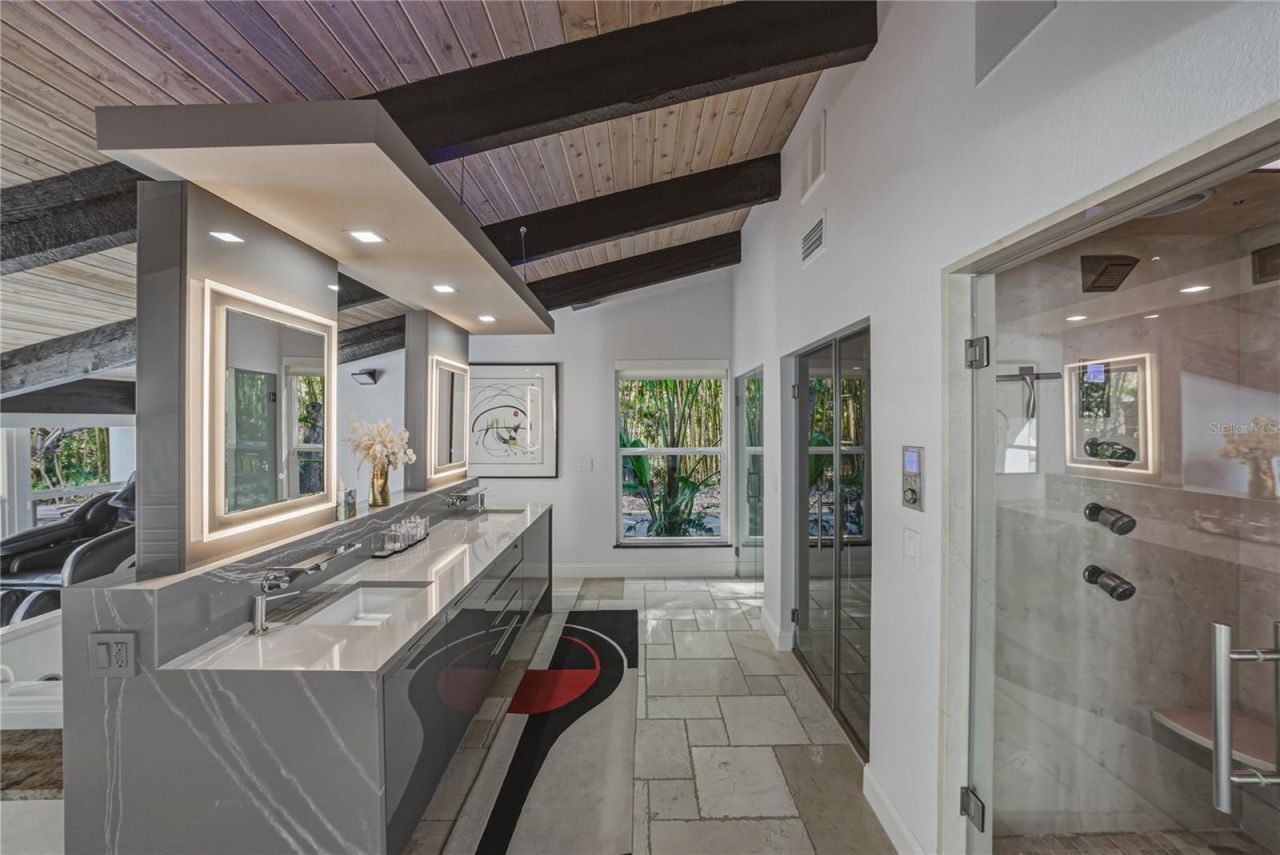 1200 45th Avenue N, Saint Petersburg, FL 33703 Photo