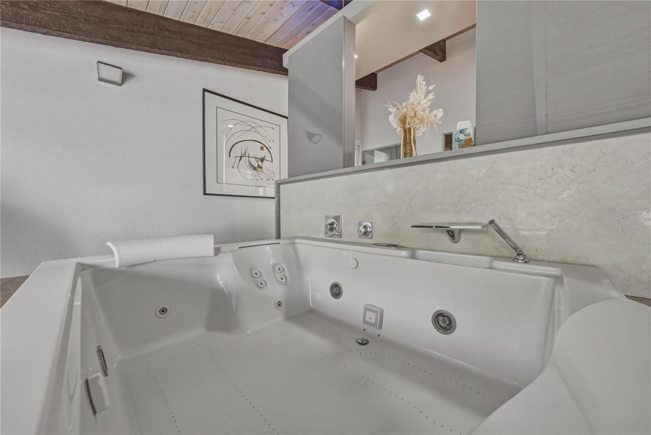 1200 45th Avenue N, Saint Petersburg, FL 33703 Photo