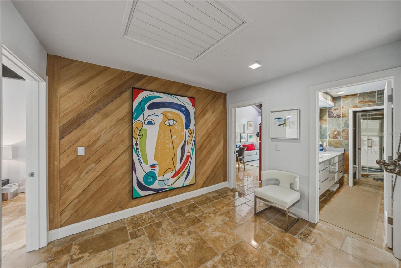 1200 45th Avenue N, Saint Petersburg, FL 33703 Photo