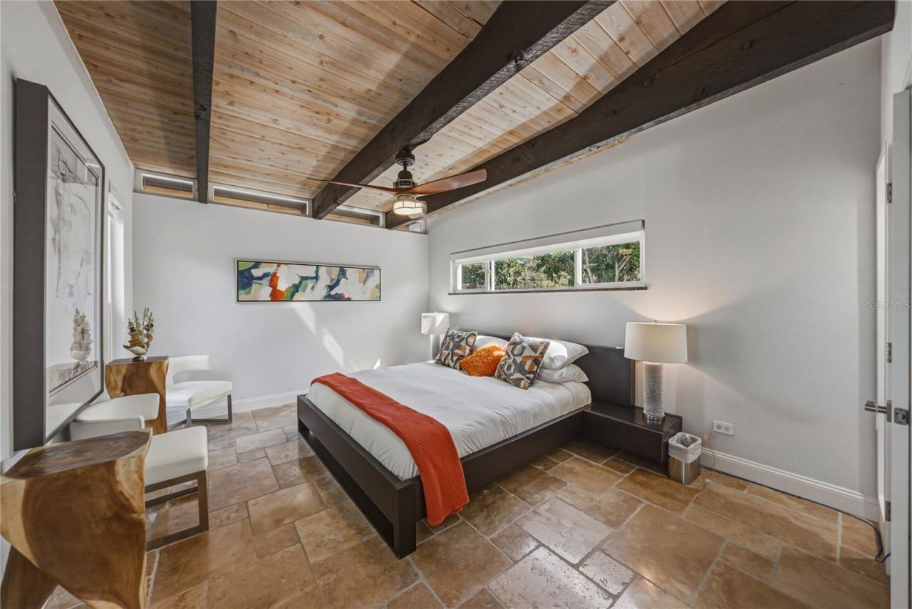 1200 45th Avenue N, Saint Petersburg, FL 33703 Photo