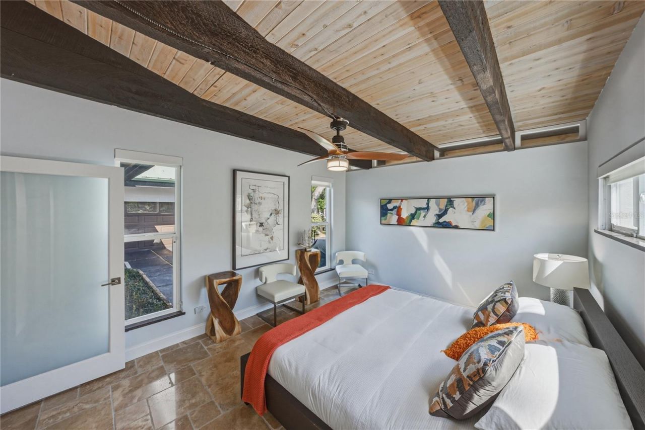 1200 45th Avenue N, Saint Petersburg, FL 33703 Photo