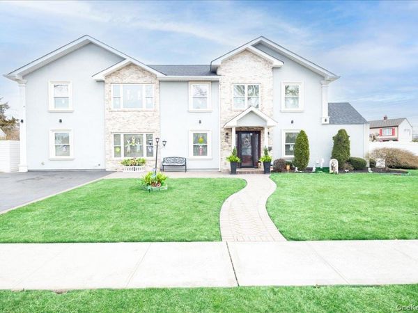 35 Carnation Road, Levittown, NY 11756