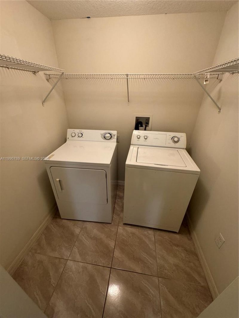 4242 NW 2nd St, Unit 1407, Miami, FL 33126 Photo