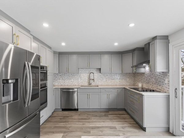 15 Cedar Sq, Unit 15, Millis, MA 02054