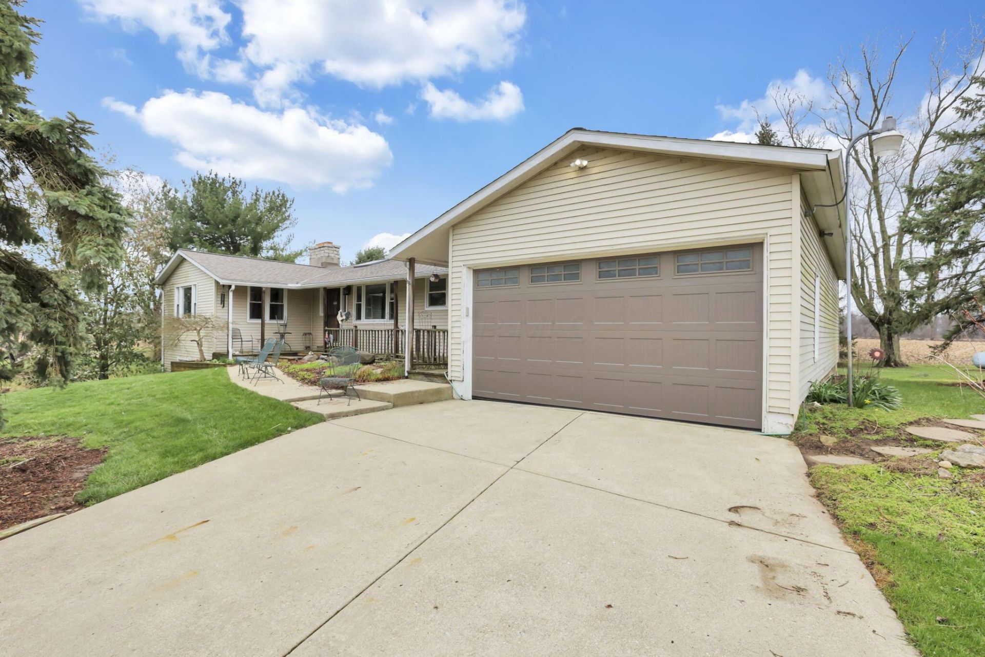 11138 York Road Sw, Baltimore, OH 43105 Main Photo