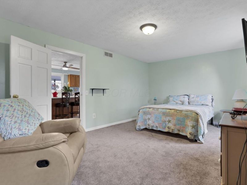 11138 York Road SW, Baltimore, OH 43105 Photo 37