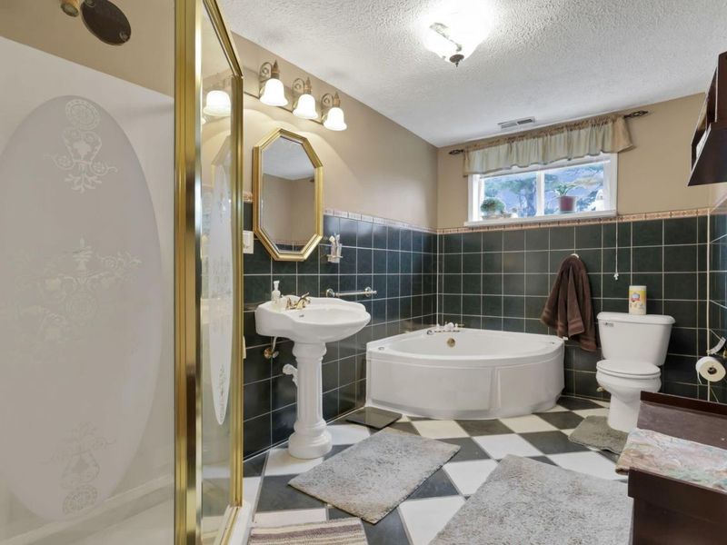 11138 York Road SW, Baltimore, OH 43105 Photo 52