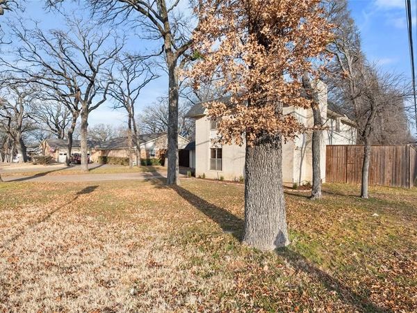 701 Rocky Canyon Road, Arlington, TX 76012