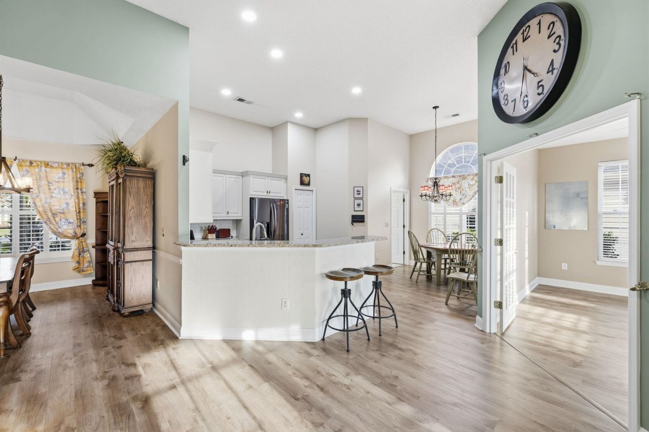 4811 Seabreeze Ln.  Photo 12