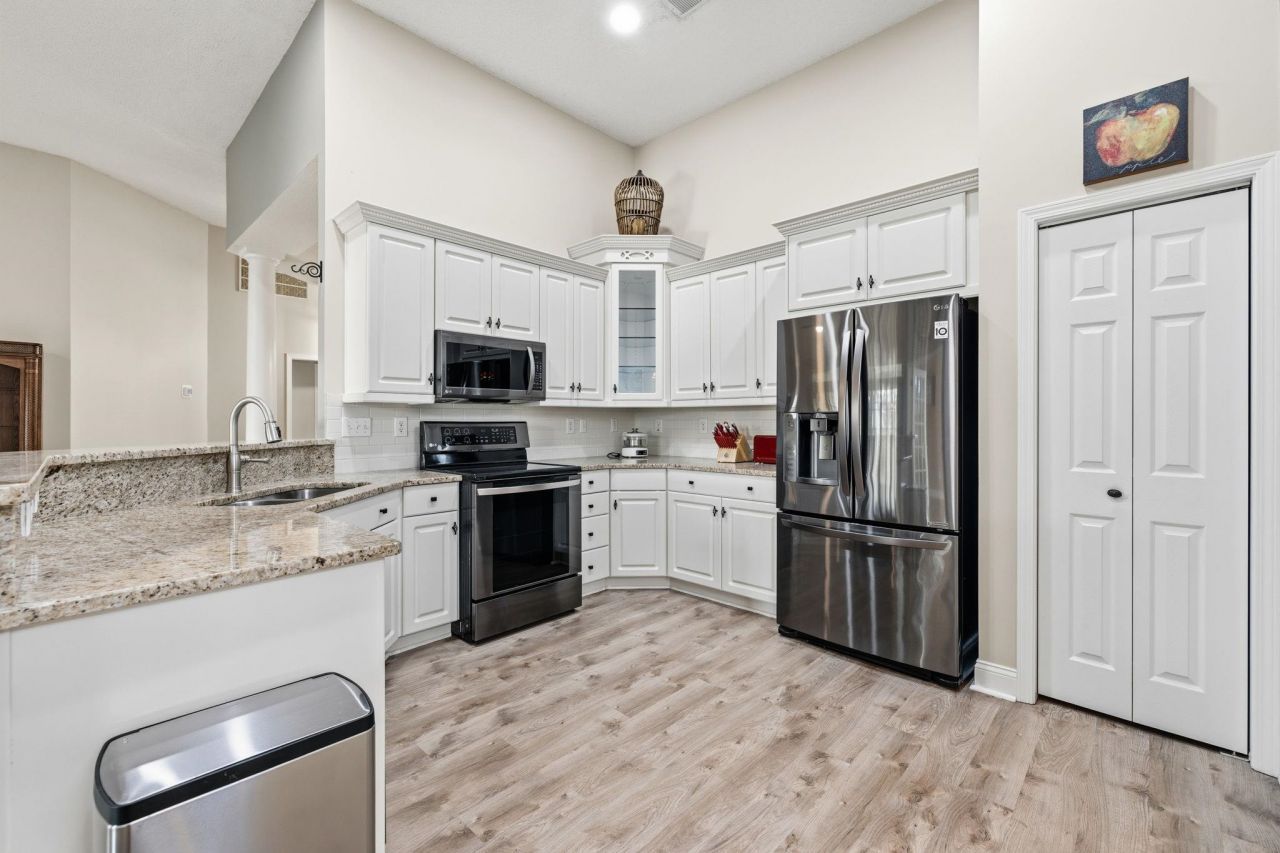 4811 Seabreeze Ln.  Photo 15