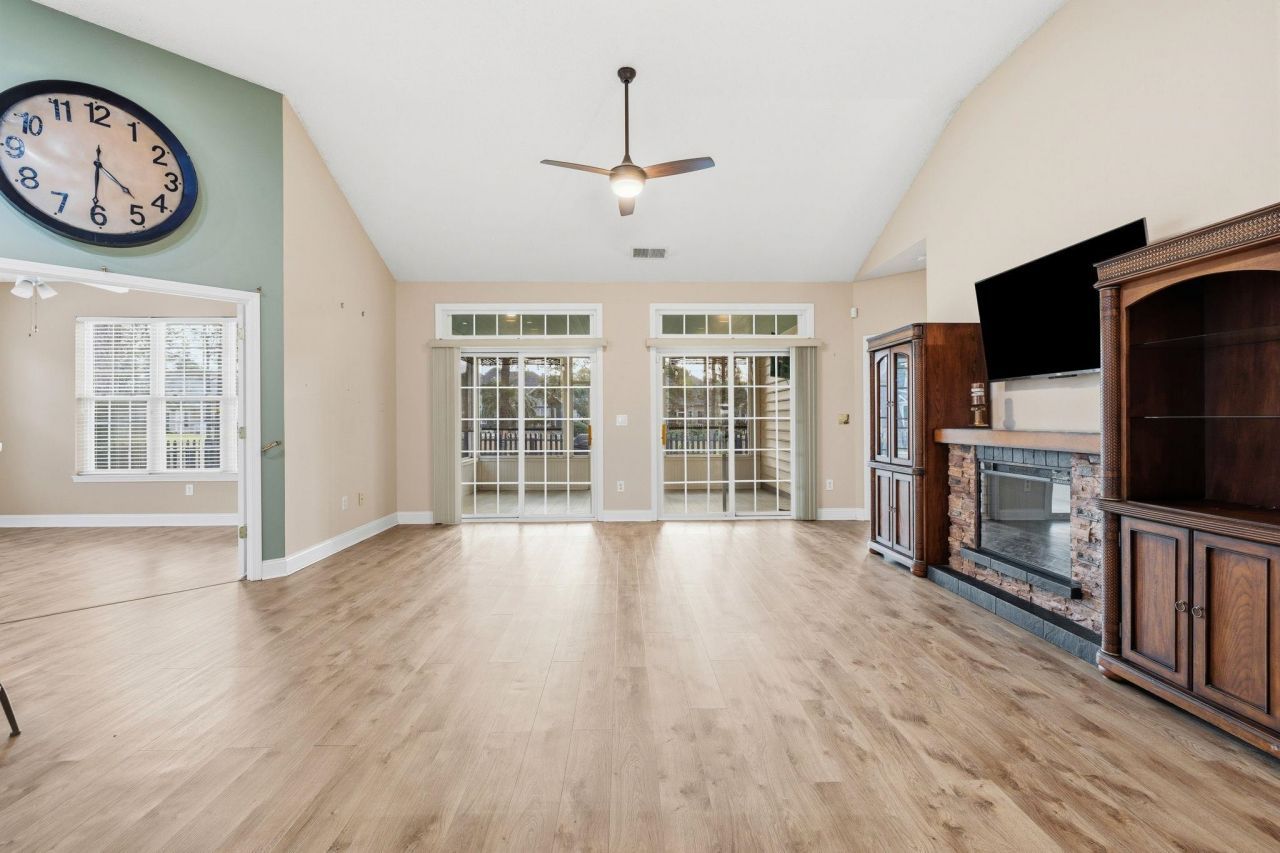 4811 Seabreeze Ln.  Photo 8