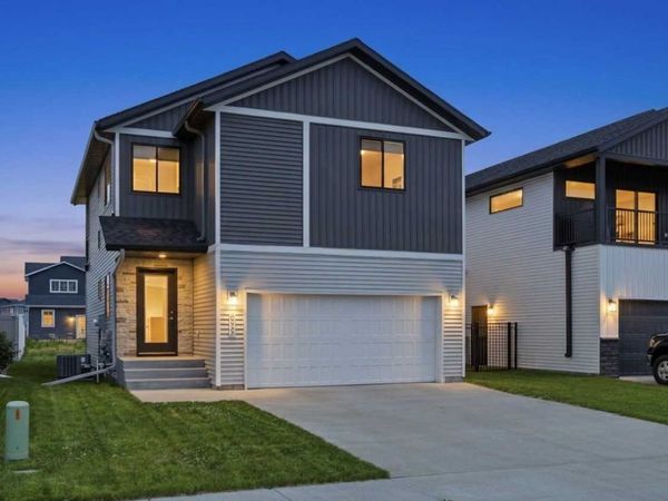 8068 Goldfinch Drive, Horace, ND 58047