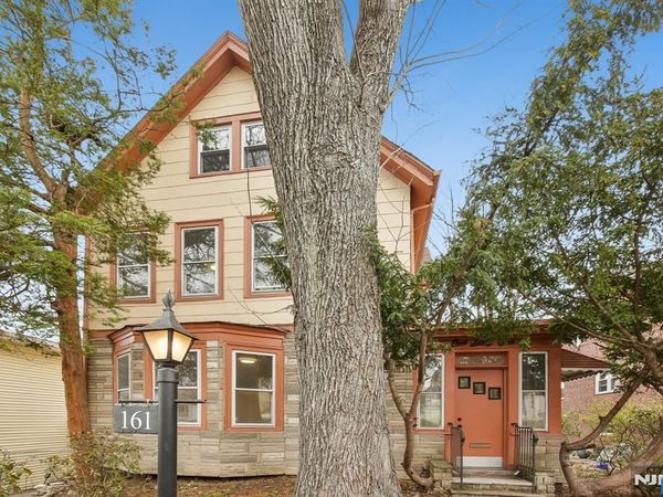 161 Chestnut Street, LEONIA, NJ 07605