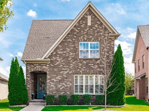 1098 Paddock Park Cir, Gallatin, TN 37066