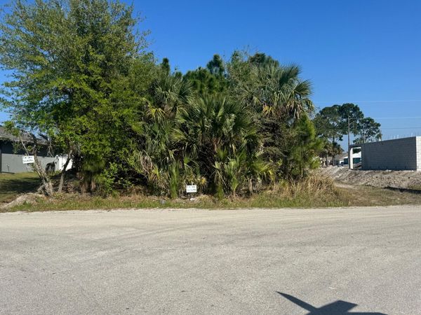 1995 SW Olympia Ave Avenue, Palm Bay, FL 32908