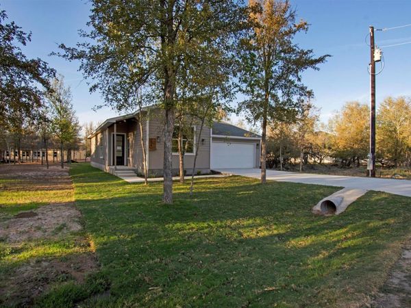 104 Kipapa CT , Bastrop, TX 78602