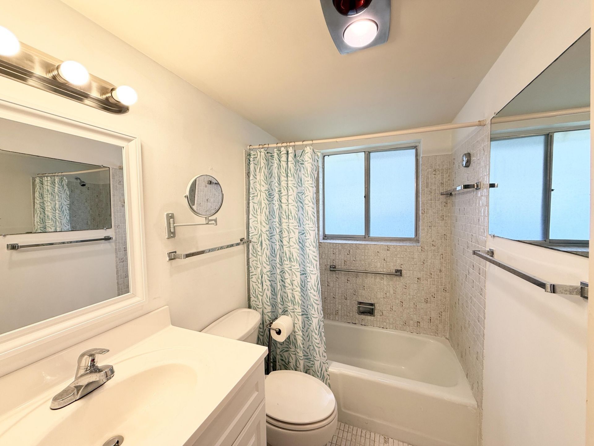 3402 Cynthia Lane, Unit 205, Lake Worth Beach, FL 33461 Photo