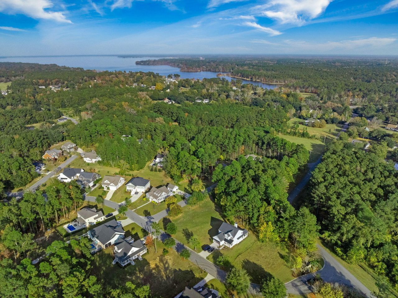 201 Summer Breeze Way Photo 12