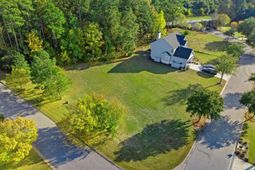 201 Summer Breeze Way photo 4