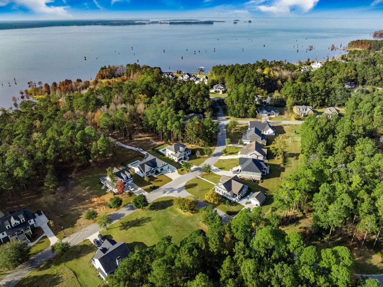 201 Summer Breeze Way Photo 6