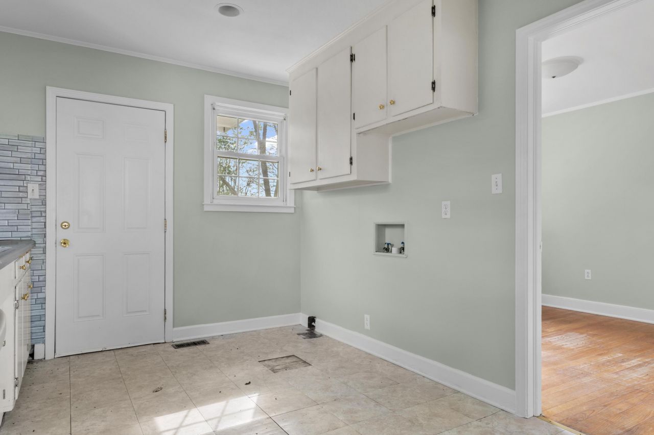 1069 Chestnut Street Photo 11