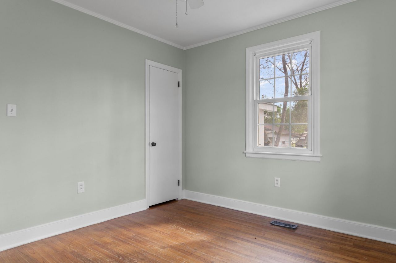 1069 Chestnut Street Photo 14