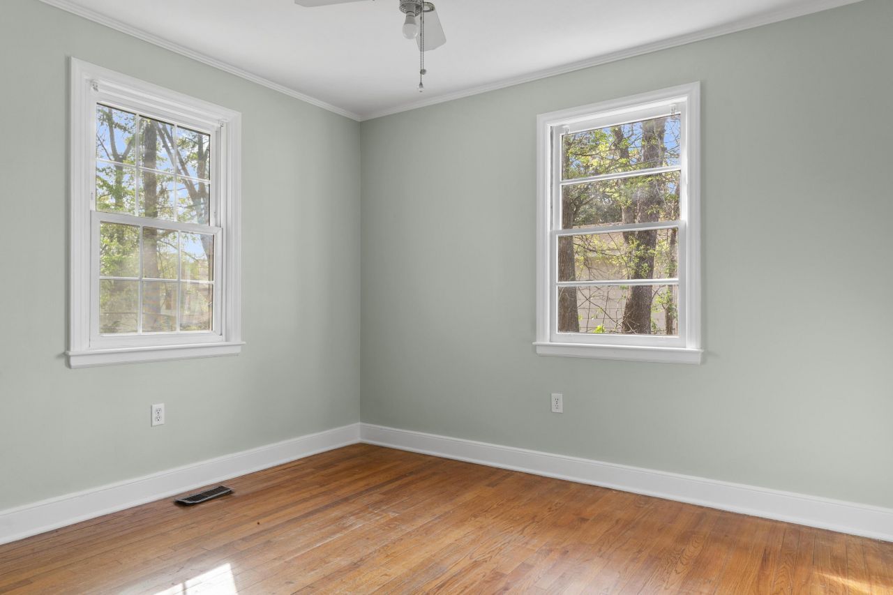 1069 Chestnut Street Photo 15