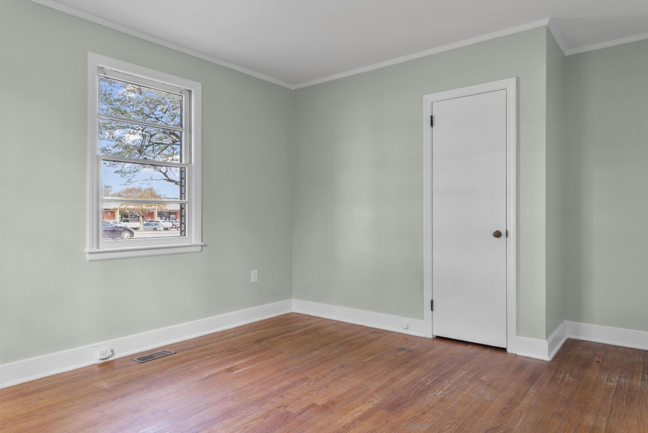 1069 Chestnut Street Photo 17