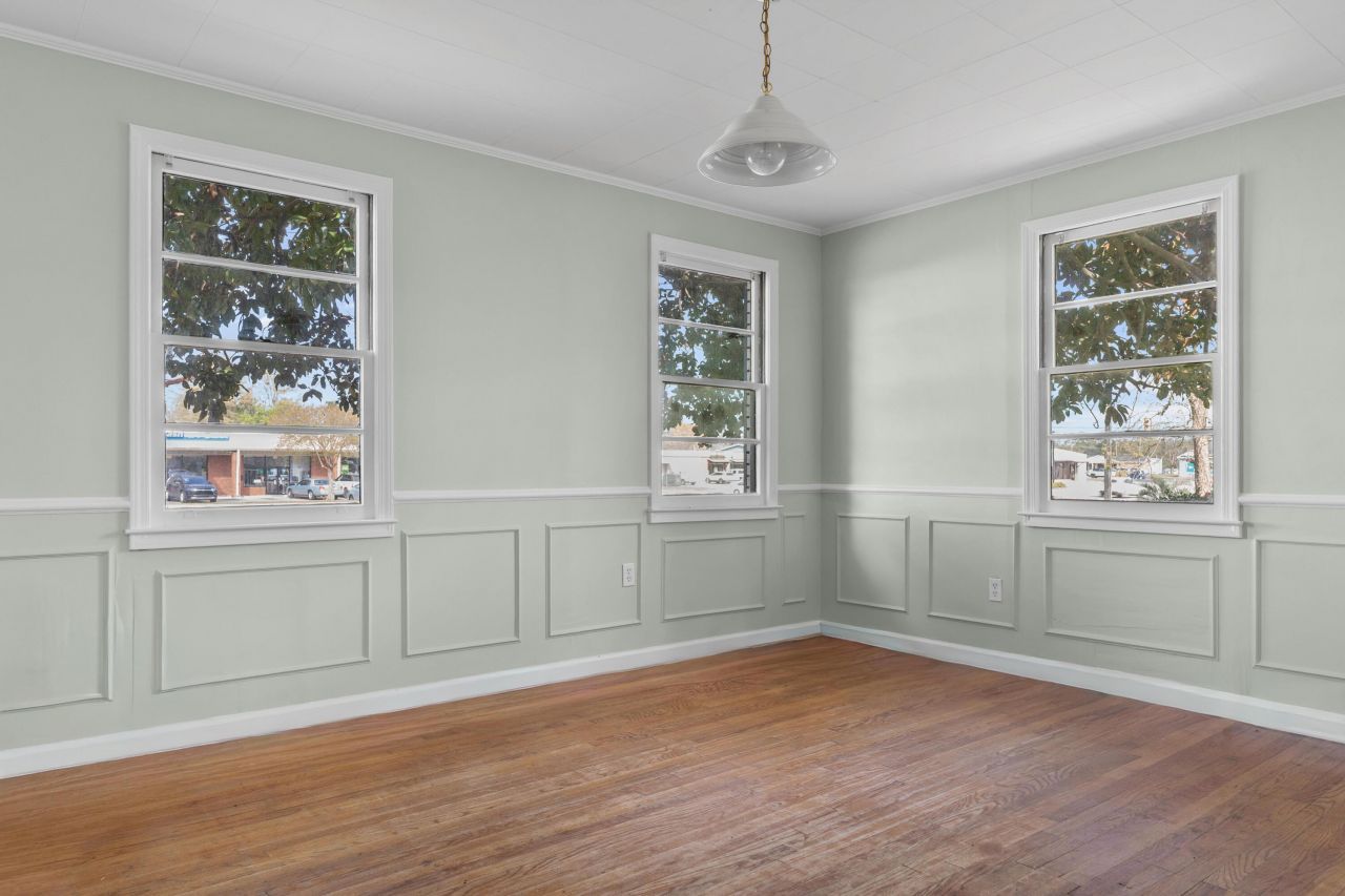 1069 Chestnut Street Photo 5